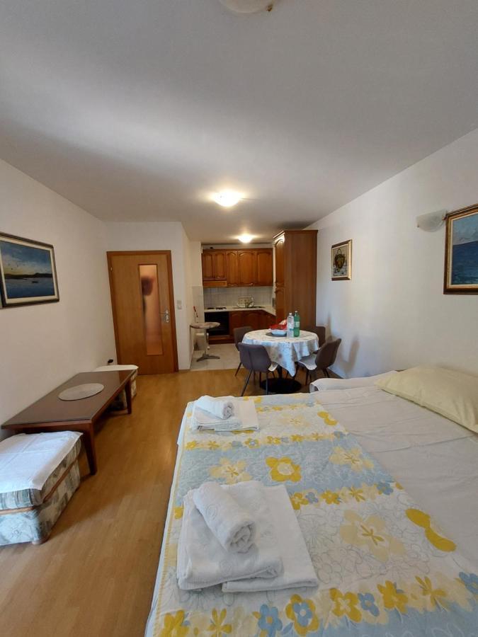 Apartman Mira Makarska Esterno foto